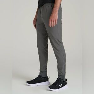 FEATHERWEIGHT PERFORATED TRAINING JOGGER MEN'S IN GRAFFITI